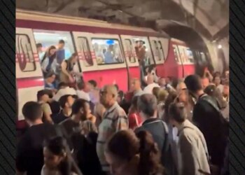 Treni i metrosë në Stamboll del nga shinat për shkak të defektit teknik në mekanizëm, tre të plagosur