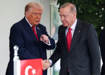 Trump afrohet me Erdogan, Presidenti amerikan do të jetë në samitin NATO: Shkoj në Ankara vetëm prej tij