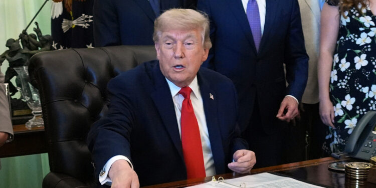 Trump feston sot 80-vjetorin me spektakël të arteve marciale në Shtëpinë e Bardhë, eventi miliona dollarë ngjall debate