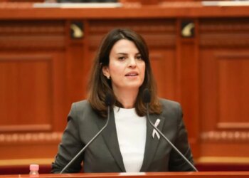 Turizmi, motori i zhvillimit ekonomik; Koçiu: investimi 4 mld€ në Zvërnec s'është projekt i mbyllur, por krijon punë
