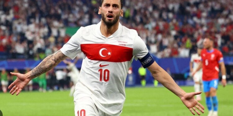 Turqia i tha lamtumirë Botërorit, Hakan Calhanoglu bën mea culpa: Unë jam përgjegjësi i parë, tani të ringrihemi