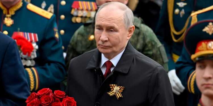 Tym i bardhë? Putin: Rusia gati për negociata me Ukrainën sipas marrëveshjeve të Stambollit