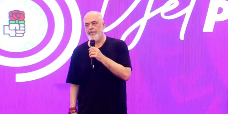 Ule atë parullën Rama në Elbasan: Ata në Vlorë janë pro e zhvillimit, mos i ngatërroni gjërat