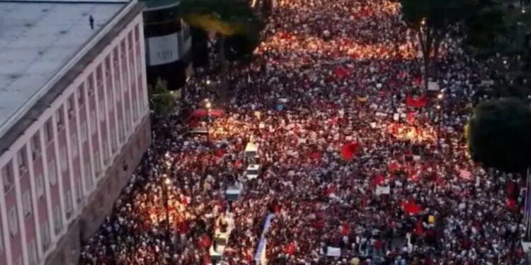 Unioni i Gazetarëve: Gjuhë e protestës linçon mbi 20 gazetarë me kontribut; kërkon Policinë dhe Prokurorinë në veprim