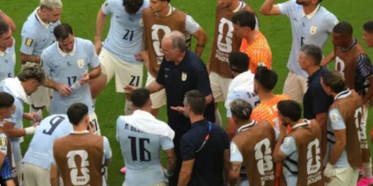 Uruguaj, si minë me sahat: lojtarët në përplasje me trajnerin Bielsa