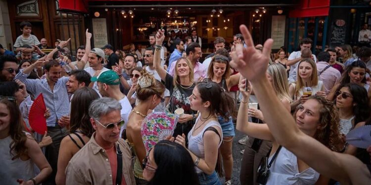 Vala e nxehtësisë godet Francën, ndalohet alkooli në festivalet muzikore për të shmangur rrezikun shëndetësor