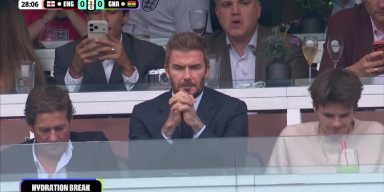 Vetëm legjenda Beckham i pëlqen Hydration Break në Botëror, arkëton dhjetëra miliona euro nga reklamat