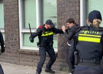 Video/ Pas eliminimit të Tulipanëve në Botëror, policia u kujton rregullat tifozëve marokenë në Holandë