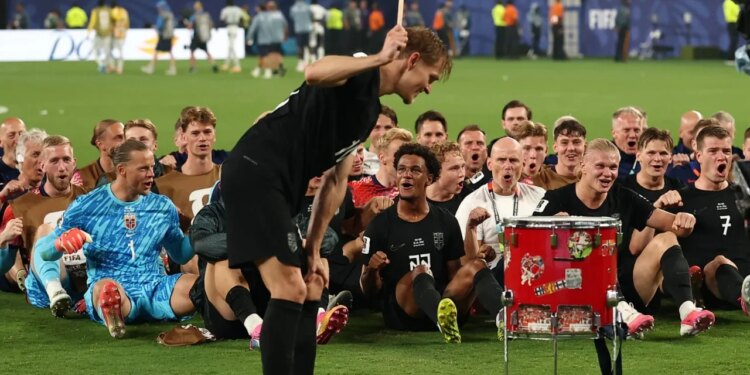 Video epike: Fitorja historike kundër Senegalit dhe festa madhështore e lojtarëve dhe tifozëve të Norvegjisë në stadium