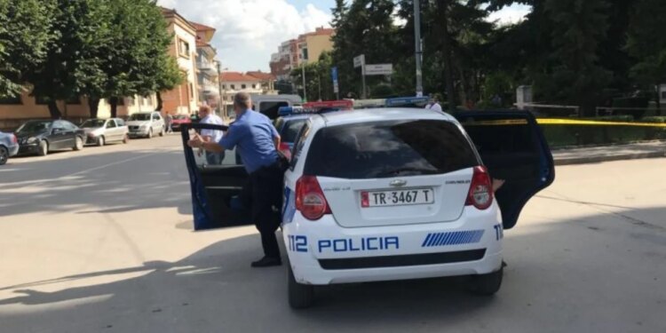 Vrasja në Maliq: Autori identifikohet; ishte i dënuar 10 vjet në mungesë; zbardhen emrat e policëve