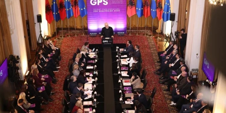 Zbulohet çfarë do diskutojë Rama të shtunën me Grupin Parlamentar, fokus informim për investimin në Zvërnec dhe Sazan