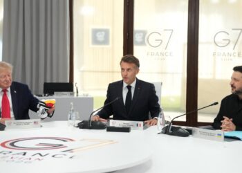 Zelensky beson se vetëm Trump, si homologu amerikan, mund ta ulë Putinin në bisedime