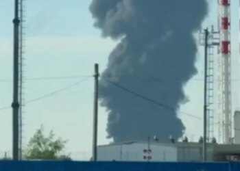 Zelensky sfidon Putin: Sulm i paprecedentë në Shën Petersburg, mbi 140 dronë ukrainas godasin Rusinë