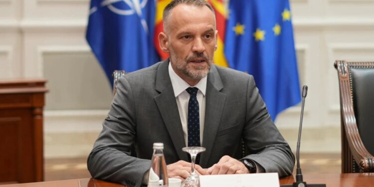 Zëvendëskryeministri i Maqedonisë së Veriut jep dorëheqje pas debatit për mungesat e tij të gjata në punë