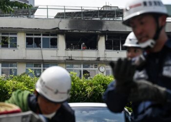 Zjarr i madh në shkollë në Tokio, nxënës dhe mësues evakuohen