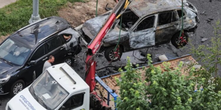 Zyrtar i lartë i ushtrisë ruse ekzekutohet pranë Moskës, automjeti shpërthen ndërkohë që po shkonte në shtëpi