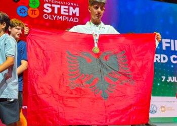 15-vjeçari nga Cerriku, Loris Qosja, fiton Olimpiadën Ndërkombëtare të Matematikës dhe shkëlqen në SHBA
