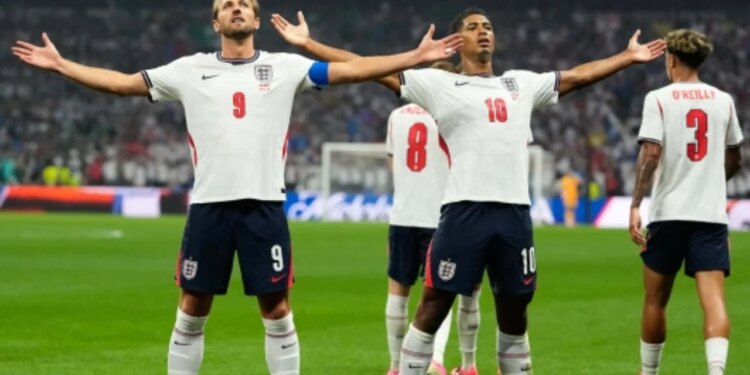300 spartanët anglezë në Meksikë, nga zëri i ngjirur i Kane te Wonderwall që magjepsi stadiumin