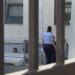 36-vjeçari, i përfituar nga amnistia, vodhi lokalin në Lushnjë dhe vuri flakën një ditë pas daljes nga burgu