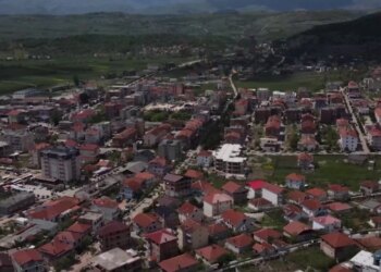 65 mijë minoritarë në Shqipëri — PS kërkon që Dropulli, Finiqi dhe Pusteci të mos preken nga Reforma Territoriale