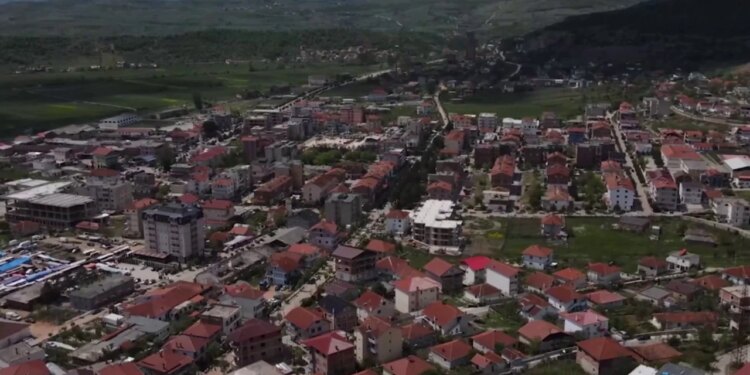 65 mijë minoritarë në Shqipëri — PS kërkon që Dropulli, Finiqi dhe Pusteci të mos preken nga Reforma Territoriale
