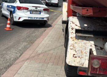 Aksident fatal në aksin rrugor Elbasan–Peqin: makina përplas për vdekje këmbësorin 73-vjeçar