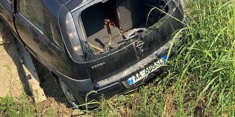 Aksident fatal në rrugën Çermë-Divjakë: përplasje kokë më kokë, 39-vjeçari vdes, 5 të plagosur