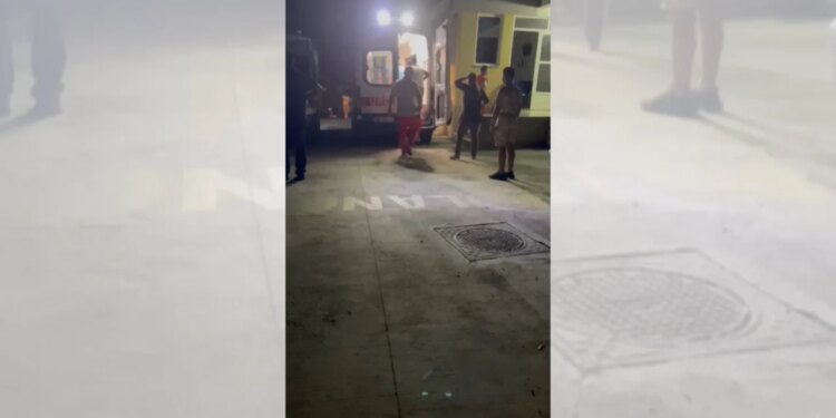 Aksident në Gramsh gjatë natës: kali i del përpara motorit, burrë e grua të plagosur