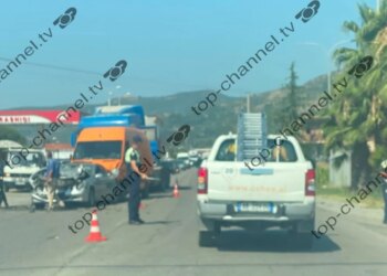 Aksident në aksin Elbasan-Tiranë: tre automjete përplasen, policia në vendngjarje