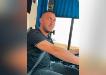 Aksidenti fatal Tiranë–Durrës: Drejtuesi i autobusit rezulton pa shkelje dhe joproblematik, gazetarja: Dyshohet për infarkt