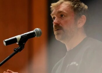 Akuzat për sulm seksual tronditin garën për Senatin në Maine; Platner nën presion pas denoncimit publik
