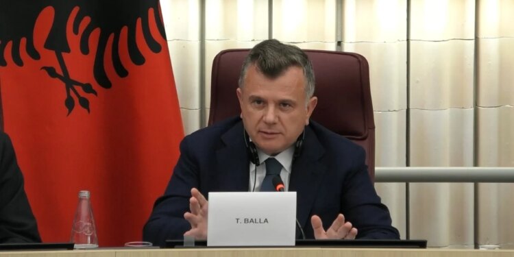 Amendamentet e PD për Vjosë-Nartën dhe imunitetin rrëzohen, reagon Balla: Po mbrojmë mjedisin; vitin tjetër fluturim Vlorë-Strasburg