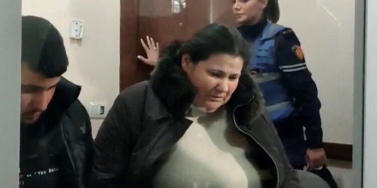 Amnistia liron Rozeta Dobin nga burgu, pastruesen që vodhi qindra mijëra euro në banesën e ish-zyrtares Alda Klosi