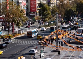 Ankaraja në shtetrrethim për samitin e NATO-s/ Qyteti zbukurohet për Trump dhe liderët botërorë, banorët protestojnë