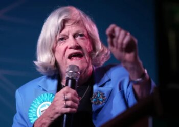 Ann Widdecombe u godit 21 herë me çekiç; prokurorët zbulojnë detaje për vrasjen e ish-deputetes