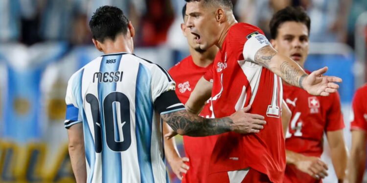 Argjentina me shirit të zi ndaj Zvicrës, u nda nga jeta Rattin, futbollisti që shtyu FIFA për kartonët