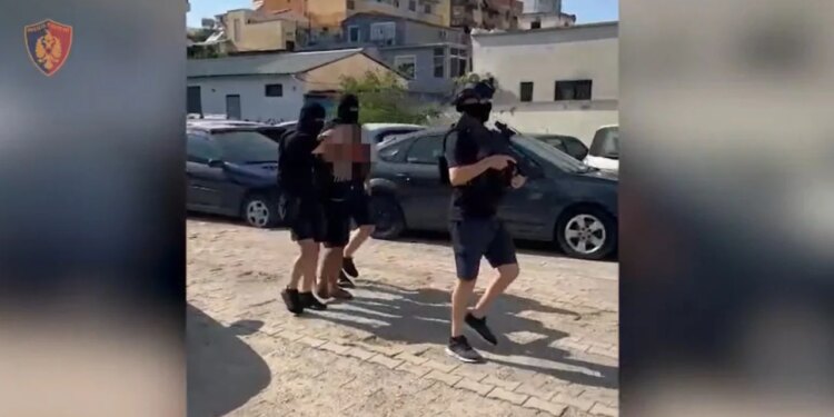 Arrestohet në Durrës 23-vjeçari shqiptar, pjesëtar i një grupi kriminal në Itali në fushën e narkotikëve