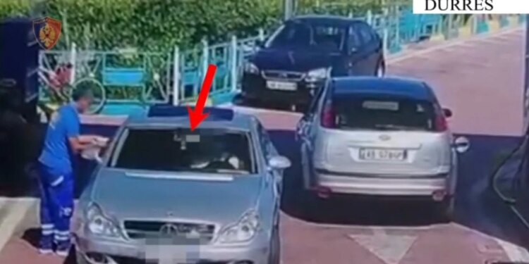 Arrestohet në Durrës 24-vjeçari që blente produkte dhe paguante me euro false