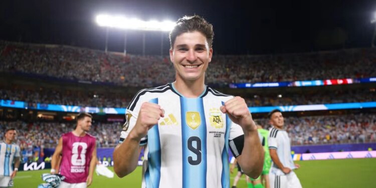 Arsenal nxit për Julian Alvarez, Atletico Madrid vendos çmimin për yllin argjentinas