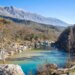Banori shpëton një turiste 10-vjeçare nga mbytja në lumin Vjosa në Këlcyrë