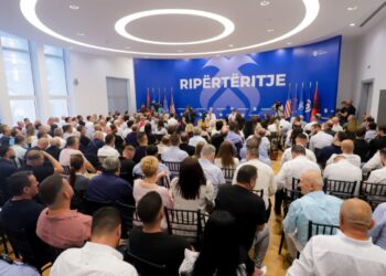 Berisha: A mund të imagjinoni ju kur kanë tmerr Ikbalen këta? Justifikon foton e saj me Ahmedinaxhadin