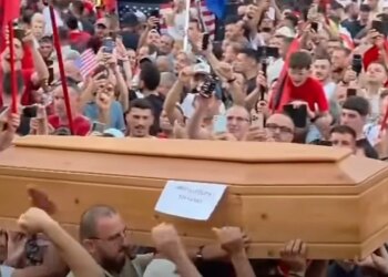Braçe reagon ashpër ndaj protestuesve: Neveri! E turpshme — Arkivoli nuk është poezi, simbolizon vdekjen; kjo shkon përtej urrejtjes