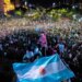 Buenos Aires feston, qindra mijëra tifozë pushtojnë rrugët pas finales së Argjentinës; kush nuk kërcen është anglez (Video)