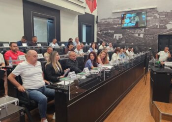 Debate mbi terminologjinë dhe barazinë gjinore në Këshillin Bashkiak të Durrësit, plani nuk miratohet