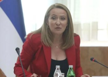 Deklarata e ministres Paunoviç për shqiptarët e Kosovës; deputetë dorëzojnë kërkesë shkarkimi dhe padi për nxitje përçarjeje