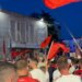 Dita e 35-të e tubimit: protestues në shesh, tortë për ditëlindje Ramës, merr edhe Saliun, rrethohet Kryeministria