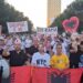 Dita e 53-të e tubimit në kryeqytet; nis marshimi drejt Kryeministrisë, protestuesit: Nesër të gjithë para Kuvendit