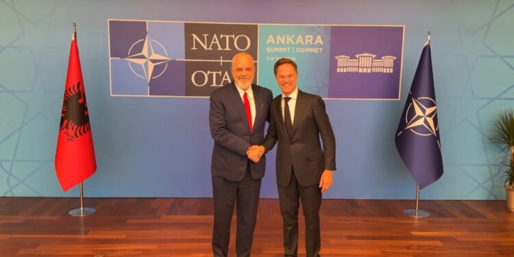 Dita e dytë e Samitit të NATO-s, Rama mbërrin në Ankara dhe takohet me shefin e NATO-s
