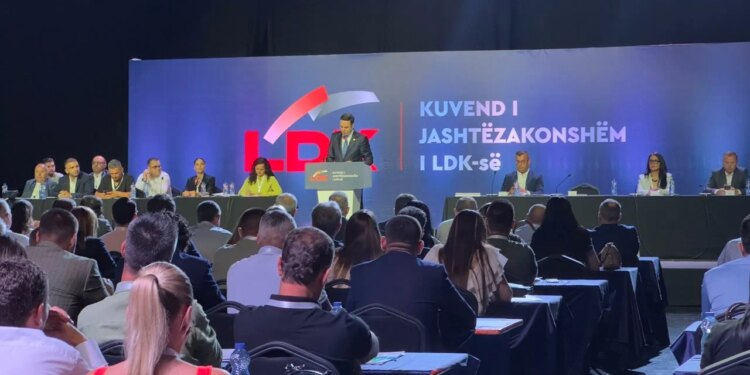 Do të shkarkohet Abdixhiku? Nis Kuvendi i LDK-së; kryetari: Seancat e mëparshme i kemi konsideruar festë, unë jo