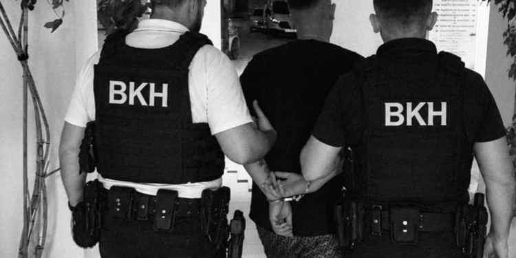 Drejtësia italiane e ka kërkuar: efektivët e BKH arrestojnë Adi Çobën në Durrës